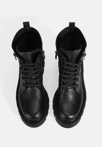 Ботинки на шнуровке
