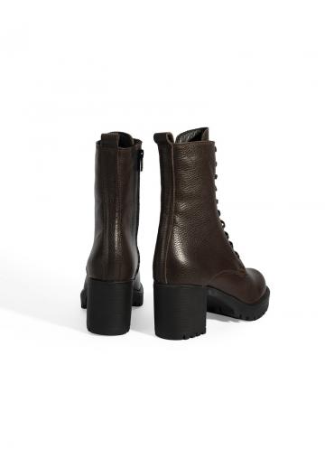 Полусапожки на высоком каблуке