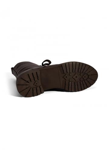 Ботинки на шнуровке