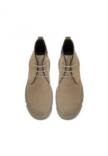 Ботинки на шнуровке