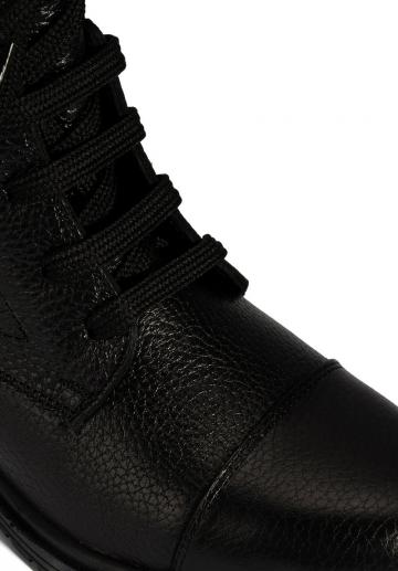 Ботинки на шнуровке