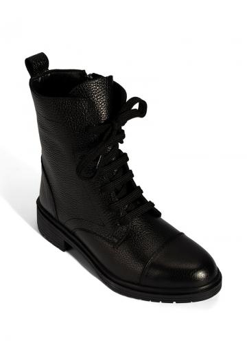 Ботинки на шнуровке