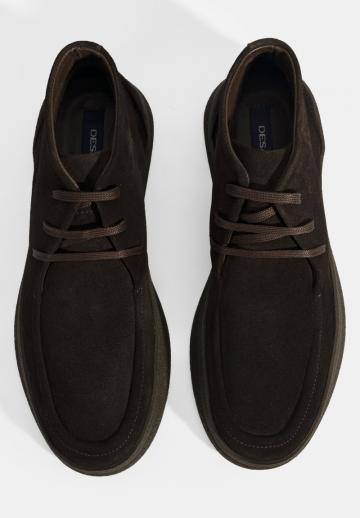 Ботинки на шнуровке