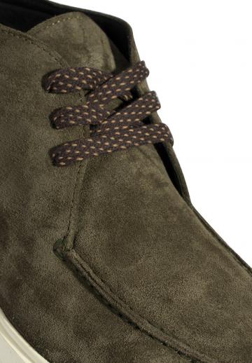 Ботинки на шнуровке