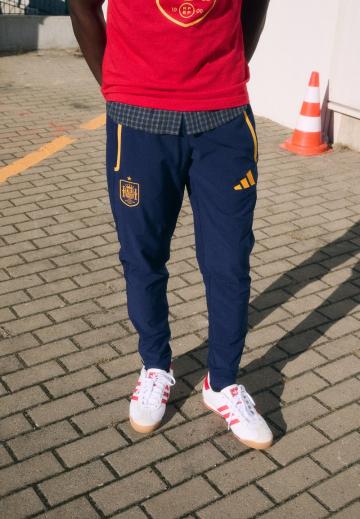 Спортивные штаны