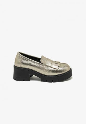 Туфли с высоким носом