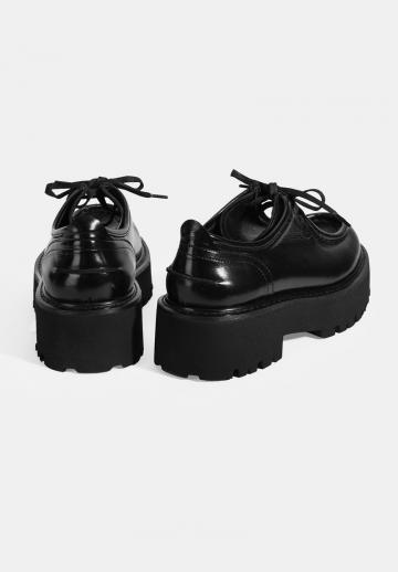 Туфли с высоким носом