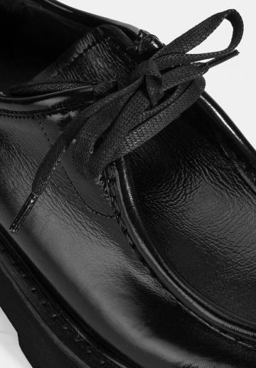 Туфли с высоким носом