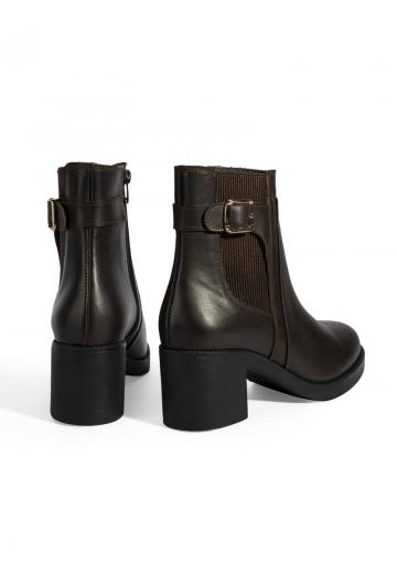 Полусапожки на высоком каблуке