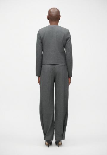 Блейзер с накладными карманами