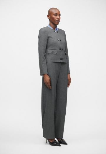 Блейзер с накладными карманами