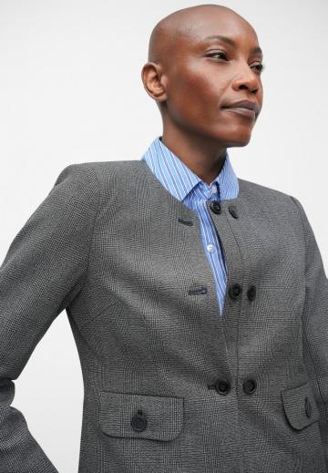 Блейзер с накладными карманами