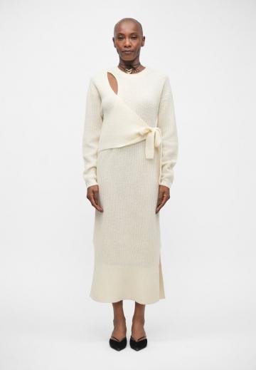 Вязаное платье