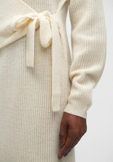 Вязаное платье