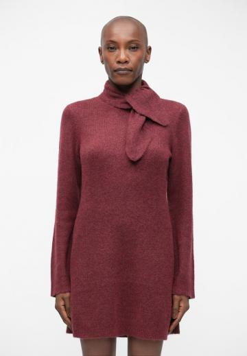 Вязаное платье