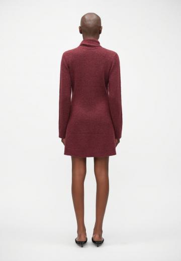 Вязаное платье