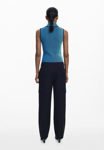 Брюки с накладными карманами