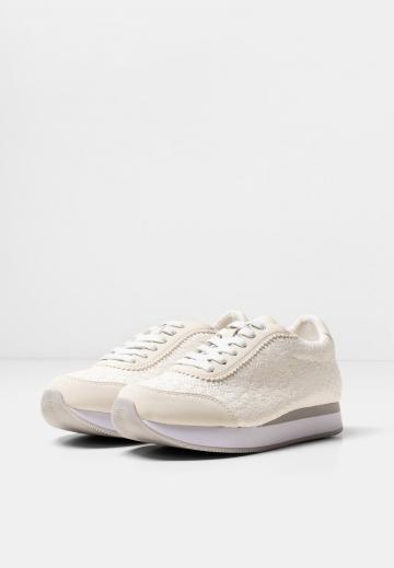 Гандбольные кроссовки