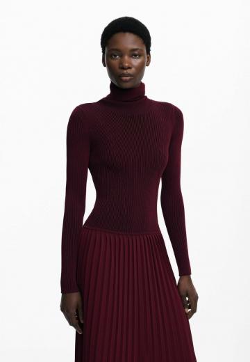 Вязаное платье