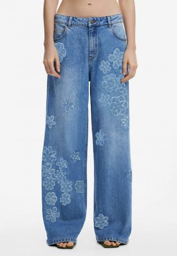 Свободные джинсы