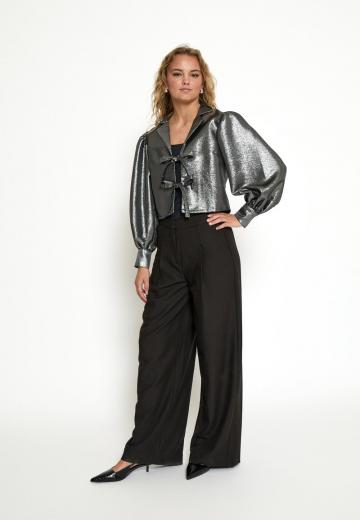 Короткая куртка