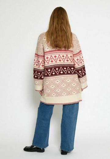Жаккардовая вязаная кофта