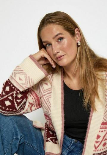 Жаккардовая вязаная кофта