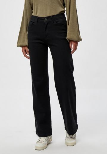 Клешеные джинсы