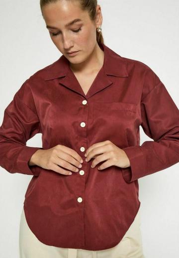 Атласная блузка