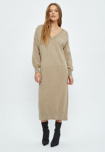 Вязаное платье