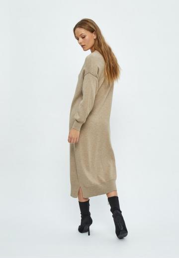 Вязаное платье