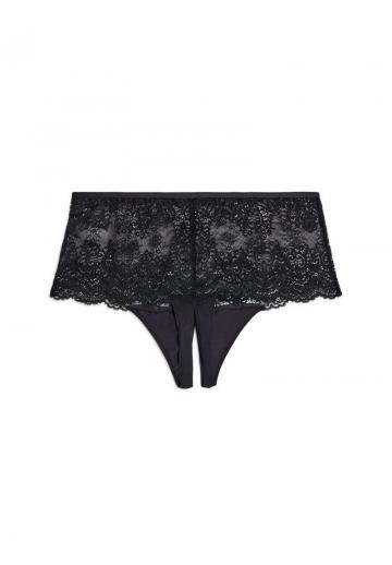 Трусы на бедрах