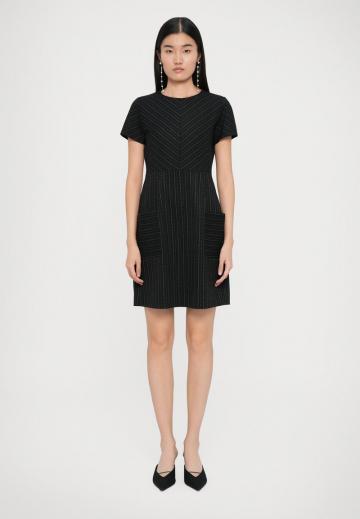 Платье футляр