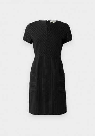 Платье футляр