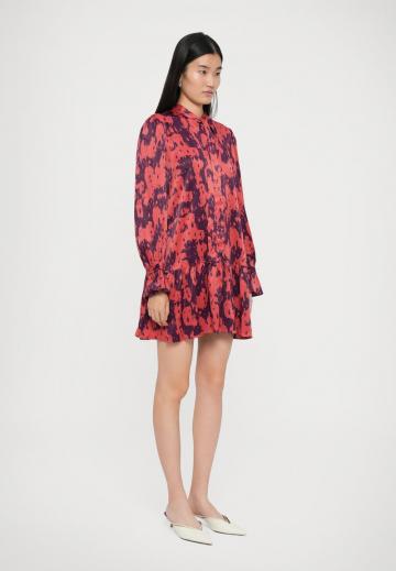 Короткое платье