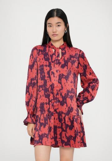 Короткое платье