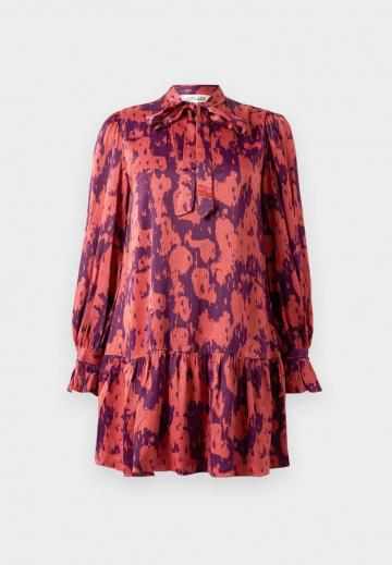 Короткое платье