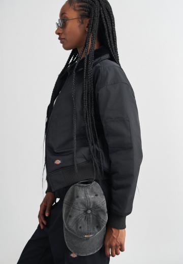 Куртка с накладнымит карманами