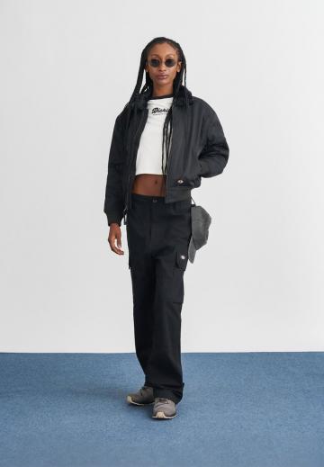 Куртка с накладнымит карманами