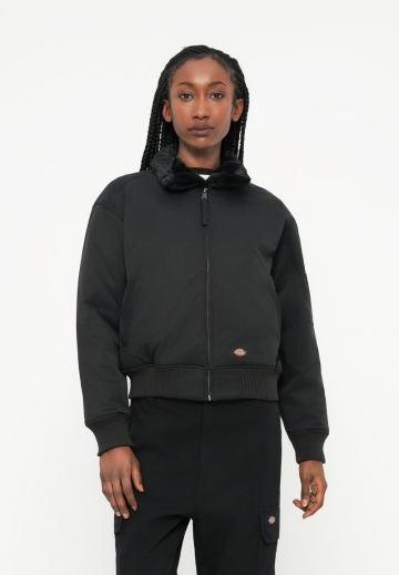 Куртка с накладнымит карманами