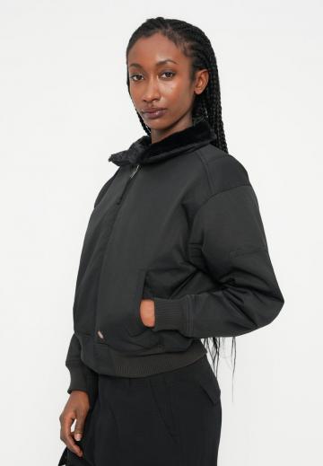 Куртка с накладнымит карманами