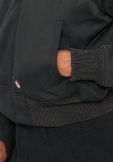 Куртка с накладнымит карманами