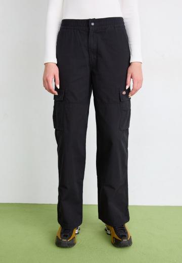 Брюки с накладными карманами