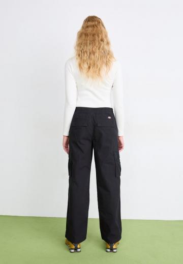 Брюки с накладными карманами
