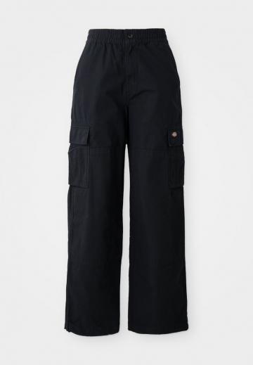 Брюки с накладными карманами