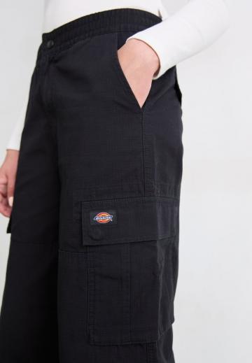 Брюки с накладными карманами