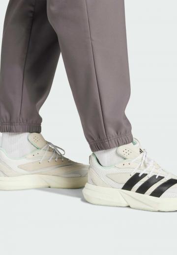 Брюки с накладными карманами