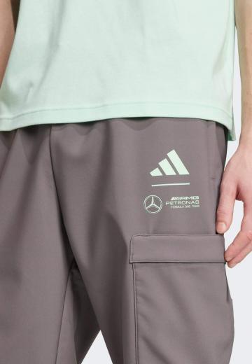 Брюки с накладными карманами