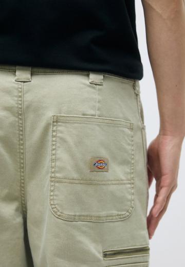 Брюки с накладными карманами