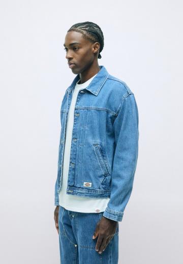 Джинсовая куртка